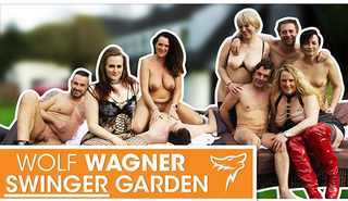 Похотливые милфы устроили групповой секс на загородной вилле