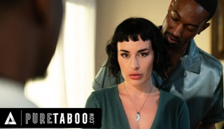 Жесткий босс унижает грязную жену сотрудника за ее прошлые подвиги