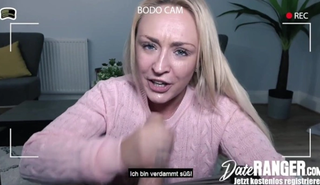 Пышные блондинки страстно занимаются сексом