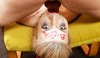 Сучку безжалостно оттрахали в глотку