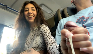 Дрочка в автобусе: жесткий оргазм от мастурбации члена!